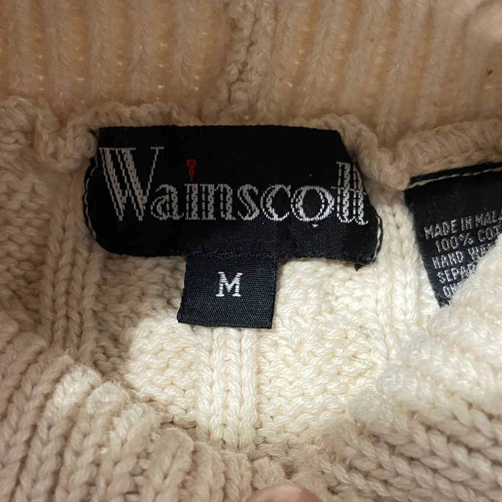 Wainscott stay cozy